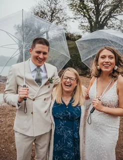 wedding-in-the-rain