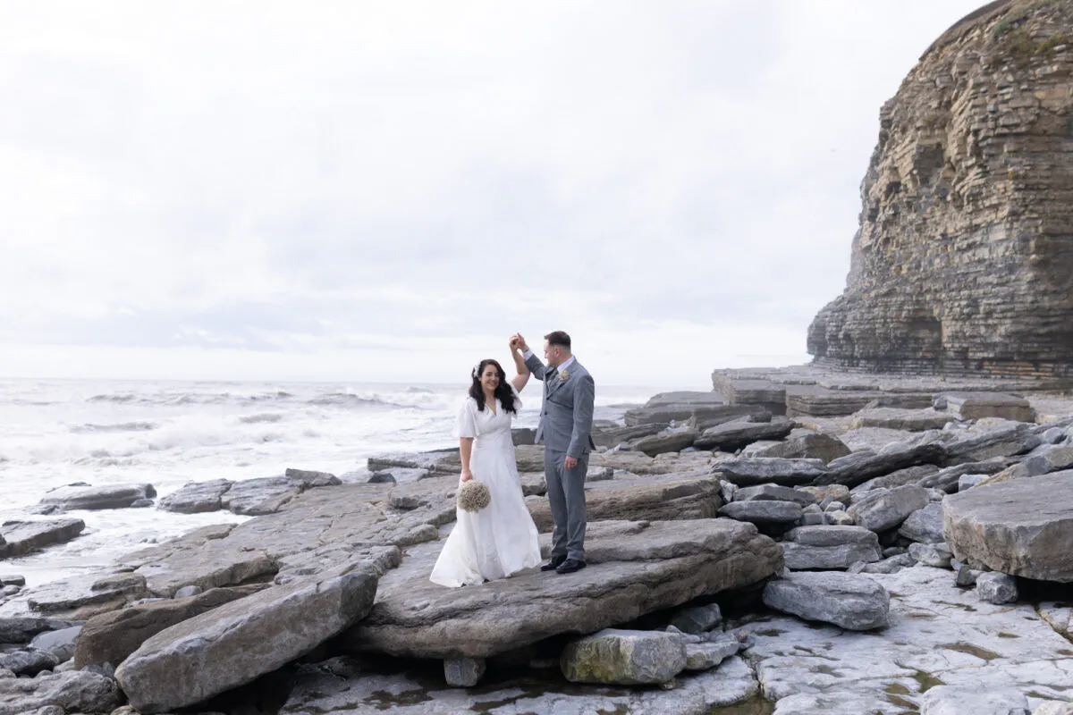 Cobblesweddingphotographerbridgendogmoresoutherndownweddingphotography-31 (listing)