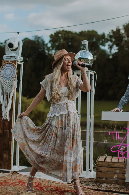 Female Vocalist - Live Music for Your Wedding