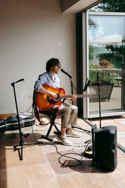 Singing Pianist and Guitarist / Retro Soul & Jazz