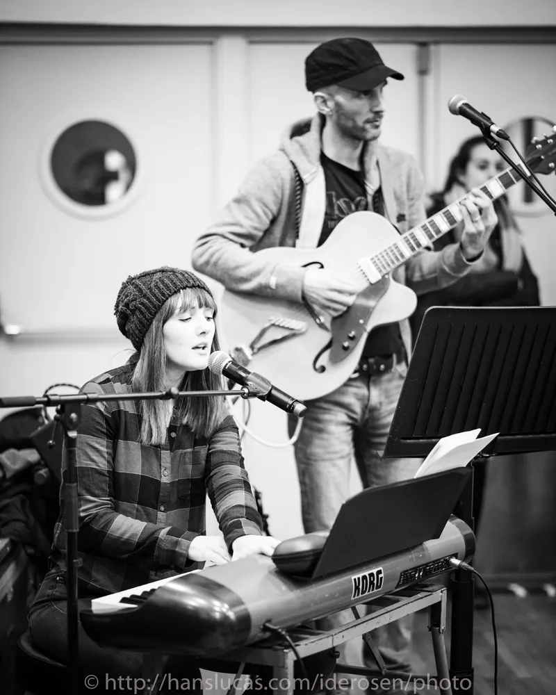 FRA - THE RETROSETTES AT COSMA'S CONCERT